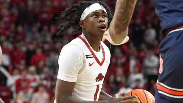 Razorbacks Keyon Menifield against Auburn
